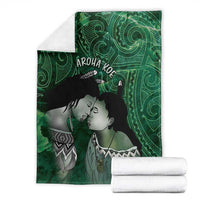 New Zealand Aroha Koe Mama Blanket Maori Hongi - Pounamu
