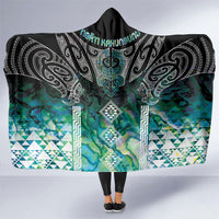 Aotearoa Maori Iwi Heritage Hooded Blanket Ngati Kahungunu Paua Shell Turquoise