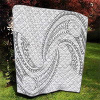 White Sunday Lotu Tamaiti Quilt Polynesian Wave Pastel Gray - Polynesian Pride