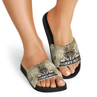 Aotearoa Iwi Waikato Tainui Slide Sandals Maori Wharenui House Tribal Pattern