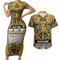 Aotearoa Iwi Ngāti Tama ki Te Waipounamu Trust Couples Matching Short Sleeve Bodycon Dress and Hawaiian Shirt Maori Wharenui House Tribal Pattern LT9 Gold - Polynesian Pride
