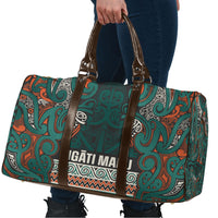 Aotearoa Iwi Ngāti Maru Taranaki Travel Bag Maori Wharenui House Tribal Pattern