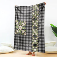 Pauli Hawai'i Palaka Squares Maile Leaf Blanket Flowers Hawaiian Quilt Patterns
