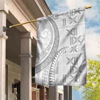 Niue White Sunday Garden Flag Niuean Lotu Tamaiti Hiapo Pattern - Polynesian Pride