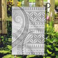 Polynesian White Sunday Garden Flag Lotu Tamaiti Melanesian Pattern - Polynesian Pride