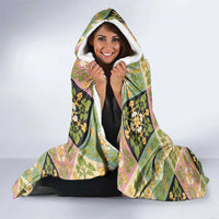 Seamless Pattern Puakenikeni and Kalo Hooded Blanket - Polynesian Pride