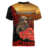 Maori Kiwi Soldier Fern Tattoo ANZAC Day Women V-Neck T-Shirt Lest We Forget