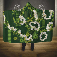 Mokihana Maile and Ilima Leis Hooded Blanket Omaʻomaʻo Hawaiian Tapa Quilt Pattern - Polynesian Pride