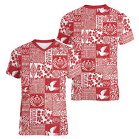Red Tonga Kilisimasi Fiefia Women V-Neck T-Shirt Pacific Patchwork Xmas Vibes LT9 - Polynesian Pride