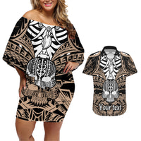 personalised-polynesia-skull-couples-matching-off-shoulder-short-dress-and-hawaiian-shirt-with-boars-tusk-gold-arty-vibe