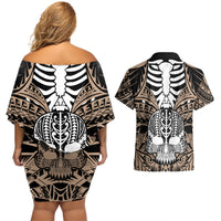 personalised-polynesia-skull-couples-matching-off-shoulder-short-dress-and-hawaiian-shirt-with-boars-tusk-gold-arty-vibe