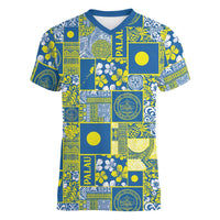 Palau Ungil Kurismas Women V-Neck T-Shirt Pacific Patchwork Xmas Vibes - Polynesian Pride