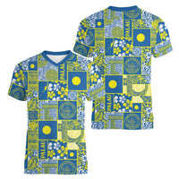 Palau Ungil Kurismas Women V-Neck T-Shirt Pacific Patchwork Xmas Vibes - Polynesian Pride