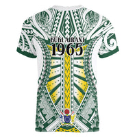 Cook Islands 1965 National Pride Women V-Neck T-Shirt White Tribal Pattern LT9 - Polynesian Pride