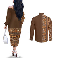 Hawaiian Tribal Elements Hibiscus Couples Matching Off The Shoulder Long Sleeve Dress and Long Sleeve Button Shirt Gold Pattern - Polynesian Pride