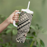 Niho Taniwha Kowhaiwhai Tumbler With Handle