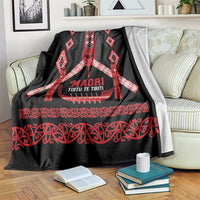 Toitu Te Tiriti Waitangi Blanket Black Wharenui House - Polynesian Pride