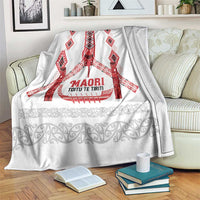 Toitu Te Tiriti Waitangi Blanket White Wharenui House - Polynesian Pride