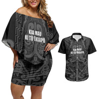 Maori Language Week Personalised Couples Matching Off Shoulder Short Dress and Hawaiian Shirt Kia Mau Ki To Ukaipo Grey Color LT14 Grey - Polynesian Pride