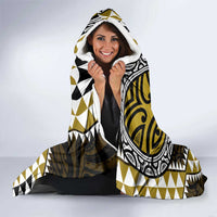Yellow Aotearoa Niho Taniwha Hooded Blanket Maori Mythology Tooth - Taniko Motifs