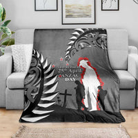 New Zealand ANZAC Day Blanket 25th April Silver Fern With Poppy