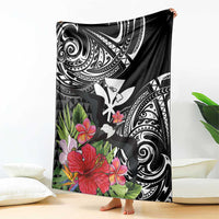 Hawaii Iwa Bird Blanket Great Frigatebird Kanaka Tropical Flowers - Polynesian Pride