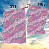 Pink Hawaii Palaka Honohono Pikake Garden Flag Hawaiian Orchid Lei Polynesian Pattern - Polynesian Pride