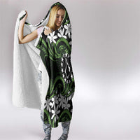Personalised Cook Islands Palmerston Hooded Blanket Tiare Maori Polynesian Waves Tattoo