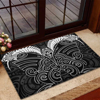 Kia Kaha Te Reo Maori Rubber Doormat Aotearoa Hei Tiki With Hongi LT14 - Polynesian Pride