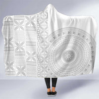 Niue White Sunday Hooded Blanket Half Hiapo Pattern Vibes - Polynesian Pride