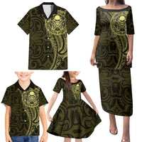 New Zealand Skull Darts Family Matching Puletasi and Hawaiian Shirt Aotearoa Maori Chest Tattoo Stylized Gold - Polynesian Pride