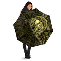 New Zealand Skull Darts Umbrella Aotearoa Maori Chest Tattoo Stylized Gold - Polynesian Pride