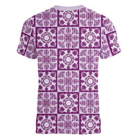 Poni Palaka Quilt Hawaii Women V-Neck T-Shirt Hawaiian Tropical Monstera Sea Turtle