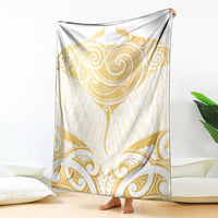 Gold White New Zealand Manta Ray Blanket Aotearoa Maori Haehae - Polynesian Pride