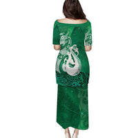 New Zealand Matariki Family Matching Puletasi and Hawaiian Shirt Maori Manaia Galaxy Silver Fern Green Color