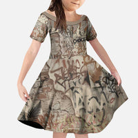 Choice Bro Graffiti Handshake Family Matching Mermaid Dress and Hawaiian Shirt New Zealand Slang Fern Brick Wall and Urban Street Art TS04 Daughter's Dress Multicolor - Polynesian Pride