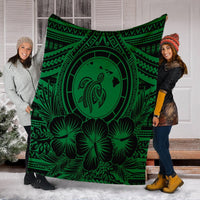 Hawaiian Map Honu Hibiscus Tropic Green Polynesian Premium Blankets - AH - Polynesian Pride