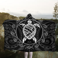 Hawaiian Map Turtle Wave Polynesian Hooded Blanket White - AH - Polynesian Pride