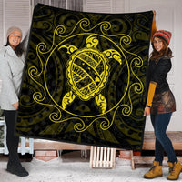 Hawaiian Map Turtle Wave Polynesian Premium Quilts Yellow - AH - Polynesian Pride