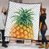 Hawaiian Pineapple Polka Dots Background Polynesian Premium Quilts - AH - Polynesian Pride