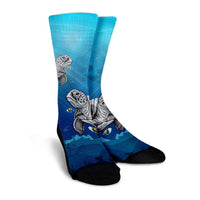 Hawaiian Turtle Swim With Fish In The Ocean Polynesian Crew Socks - AH - Polynesian Pride