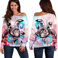 Hawaiian Wave Hibiscus Watercolor Turtle Polynesian Women's Off Shoulder Sweater - AH Black - Polynesian Pride