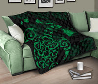Turtle Hibiscus Map Green Premium Quilt - Polynesian Pride