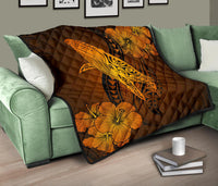 Hawaii Whale Swim Poly Premium Quilt - Polynesian Pride