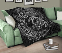 Hawaiian Turtle Polynesian White Premium Quilt - Polynesian Pride