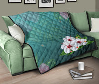 White Hibiscus Premium Quilt - Polynesian Pride