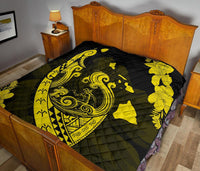 Hawaii Hibiscus Banzai Surfing Premium Quilt Yellow - Polynesian Pride