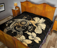 Hibiscus Plumeria Mix Polynesian Gold Turtle Premium Quilt - Polynesian Pride