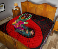 Pohnpei Premium Quilt - Polynesian Hook And Hibiscus (Red) - Polynesian Pride