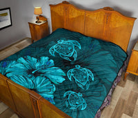 Hawaiian Map Hibiscus Turtle Vintage Polynesian Premium Quilt Turquoise - Polynesian Pride